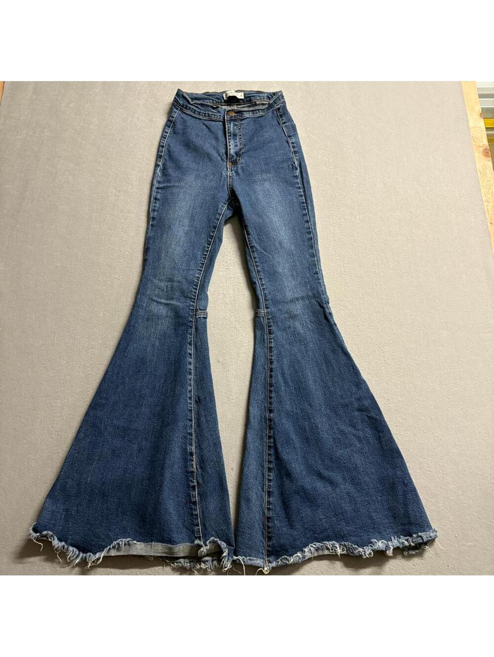Hammer Jeans Los Angeles Womens Size 0 Extreme Flare Bell Bottom Raw Hem Stretch